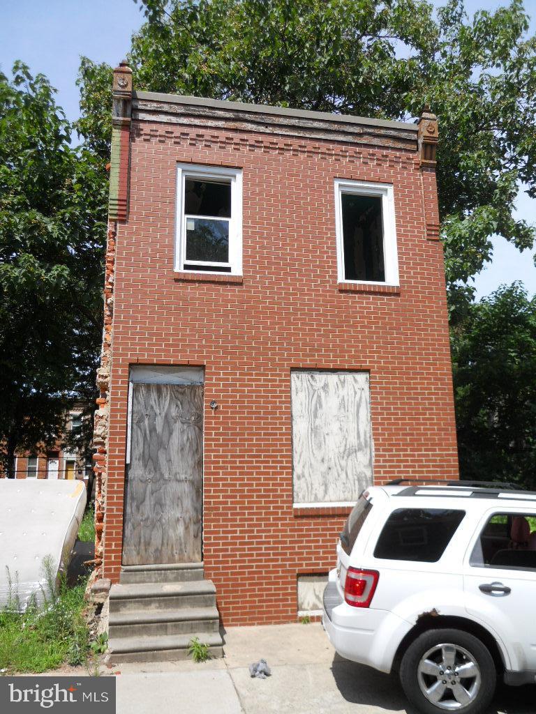 2440 N Corlies St Property Photo 1