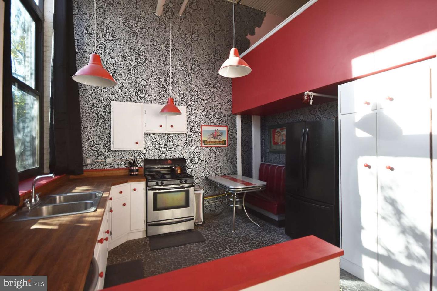 5221-27 Greene St #4 Property Photo 2