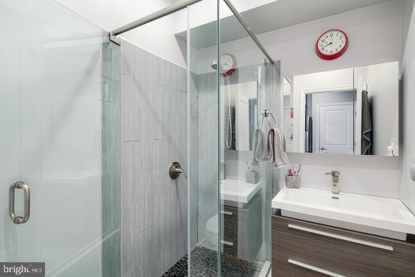 1343 Lombard St #b Property Photo 7
