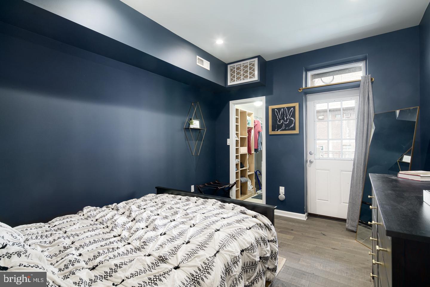1343 Lombard St #b Property Photo 8