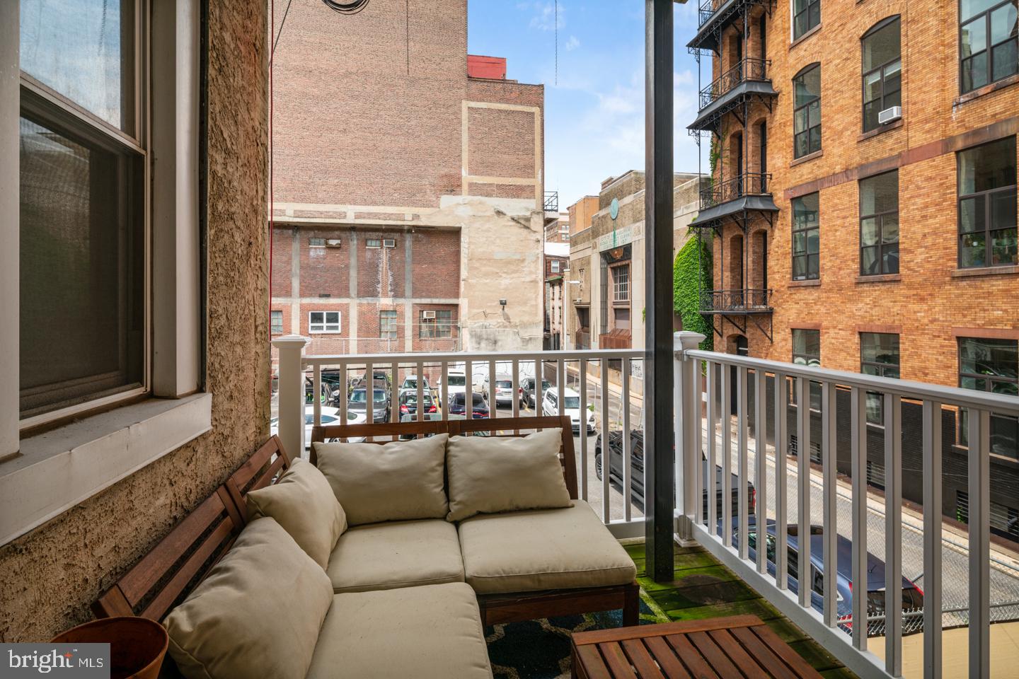 1343 Lombard St #b Property Photo 11