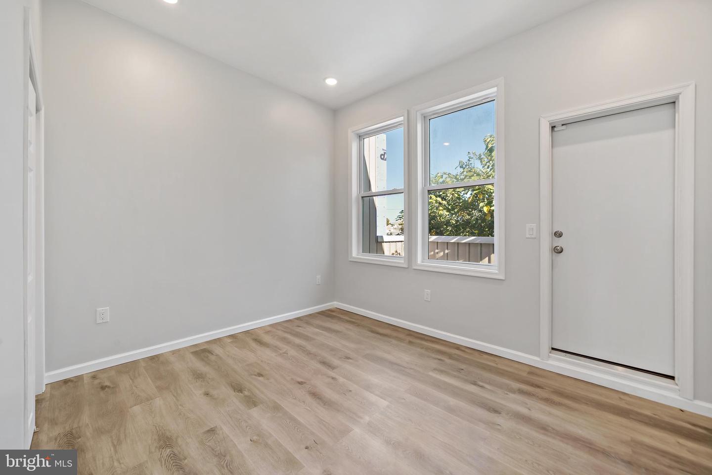 1625-27 Point Breeze Ave Property Photo 10