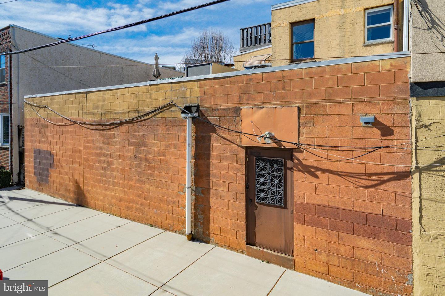 1805 E Passyunk Ave Property Photo 2