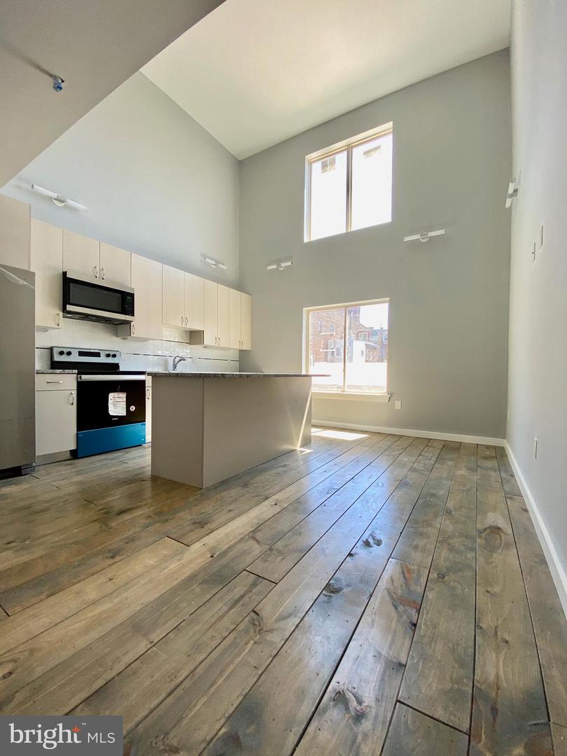 1534 W Stiles St #c Property Photo 1