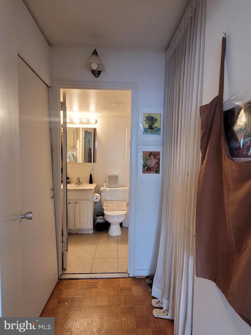 224-30 W Rittenhouse Sq #2515a Property Photo 5