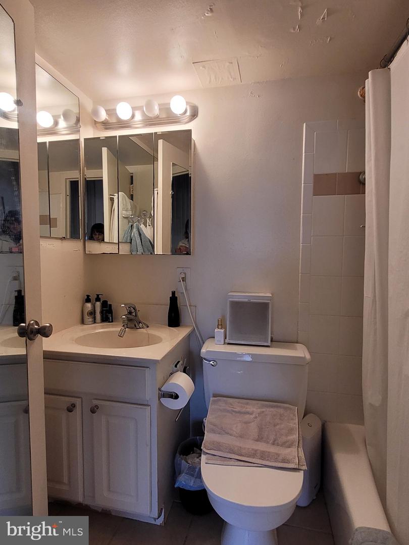 224-30 W Rittenhouse Sq #2515a Property Photo 6