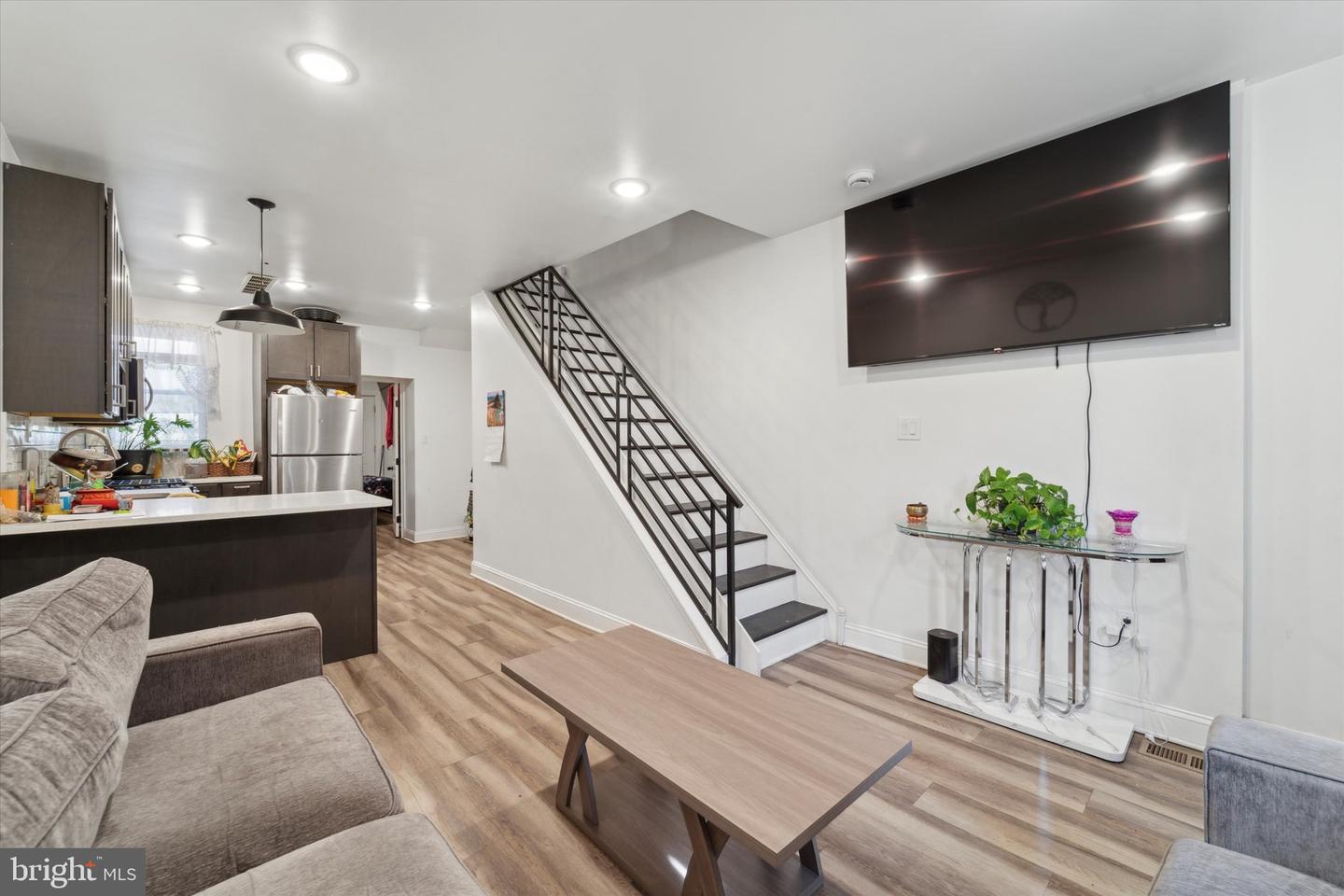 3727 Melon St Property Photo 4