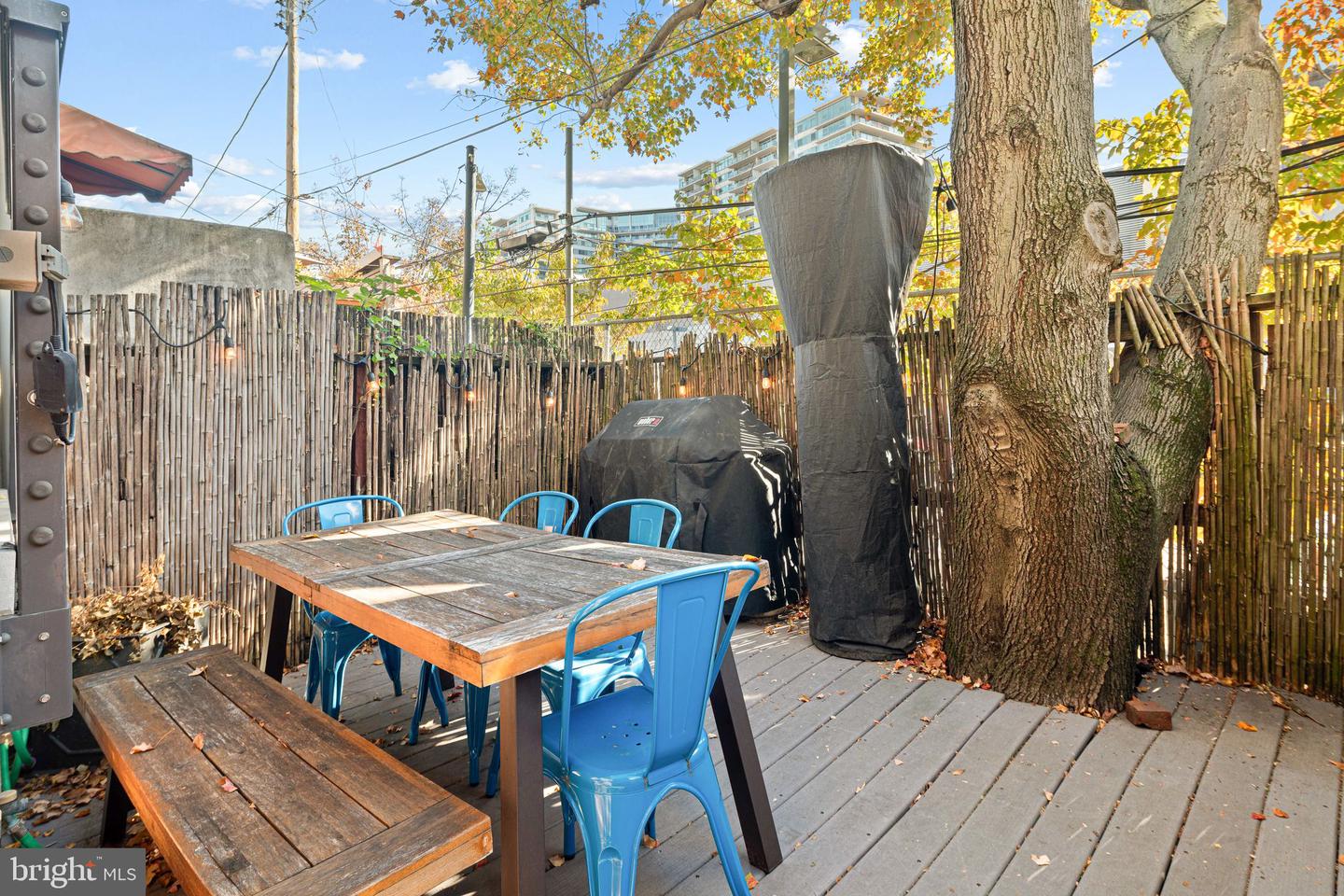2526 Meredith St Property Photo 18