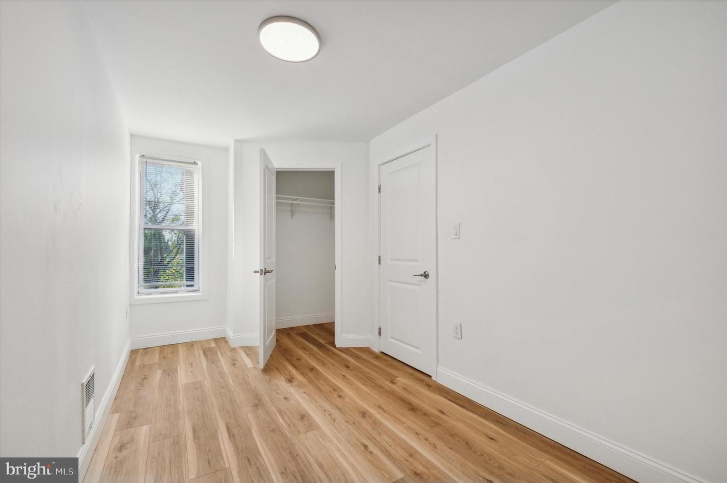 2732 W York St Property Photo 12