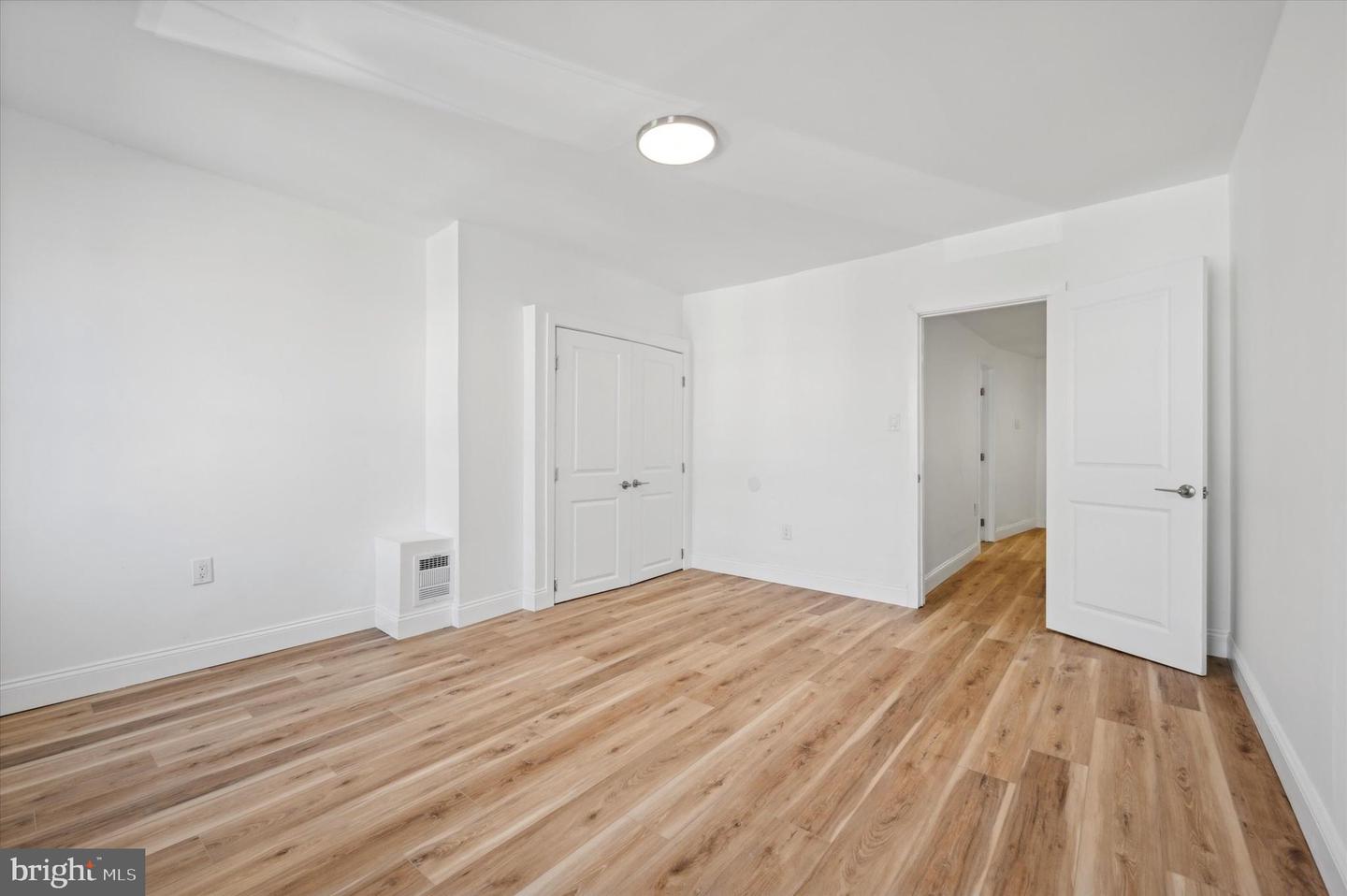 2732 W York St Property Photo 14