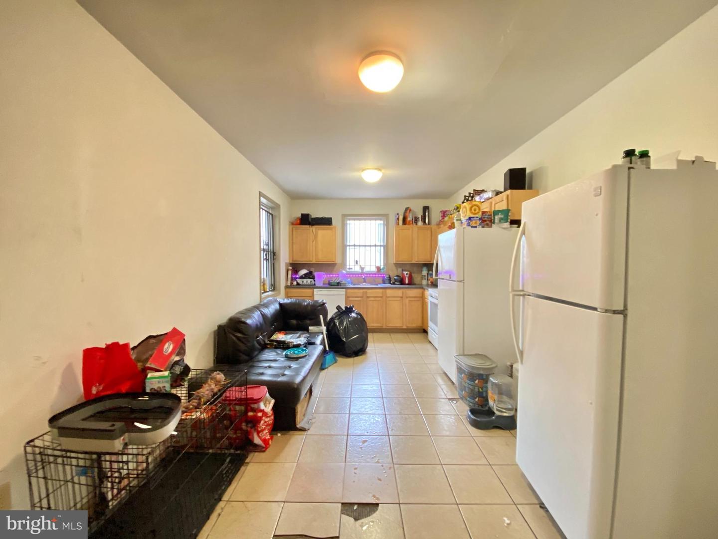 2156 N Carlisle St Property Photo 2