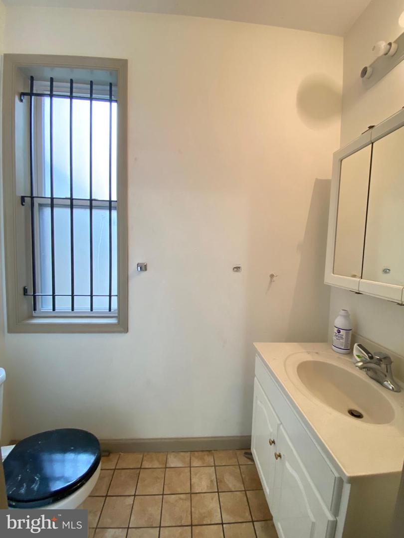 2156 N Carlisle St Property Photo 11