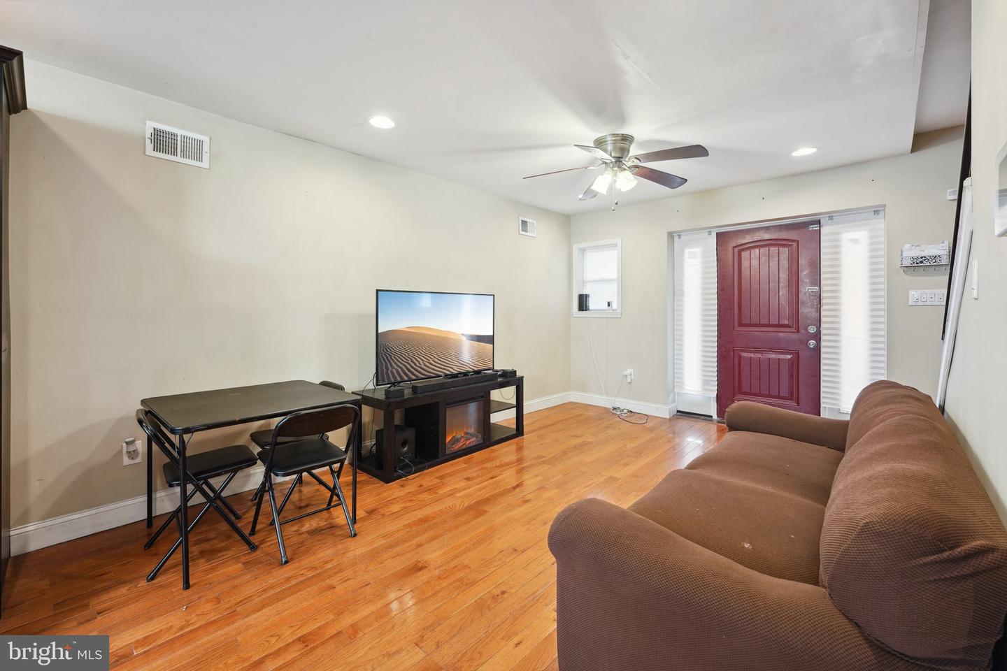 5019 N Franklin St Property Photo 6