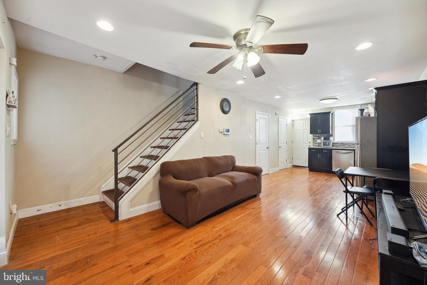 5019 N Franklin St Property Photo 8