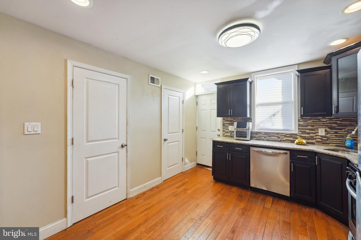 5019 N Franklin St Property Photo 13