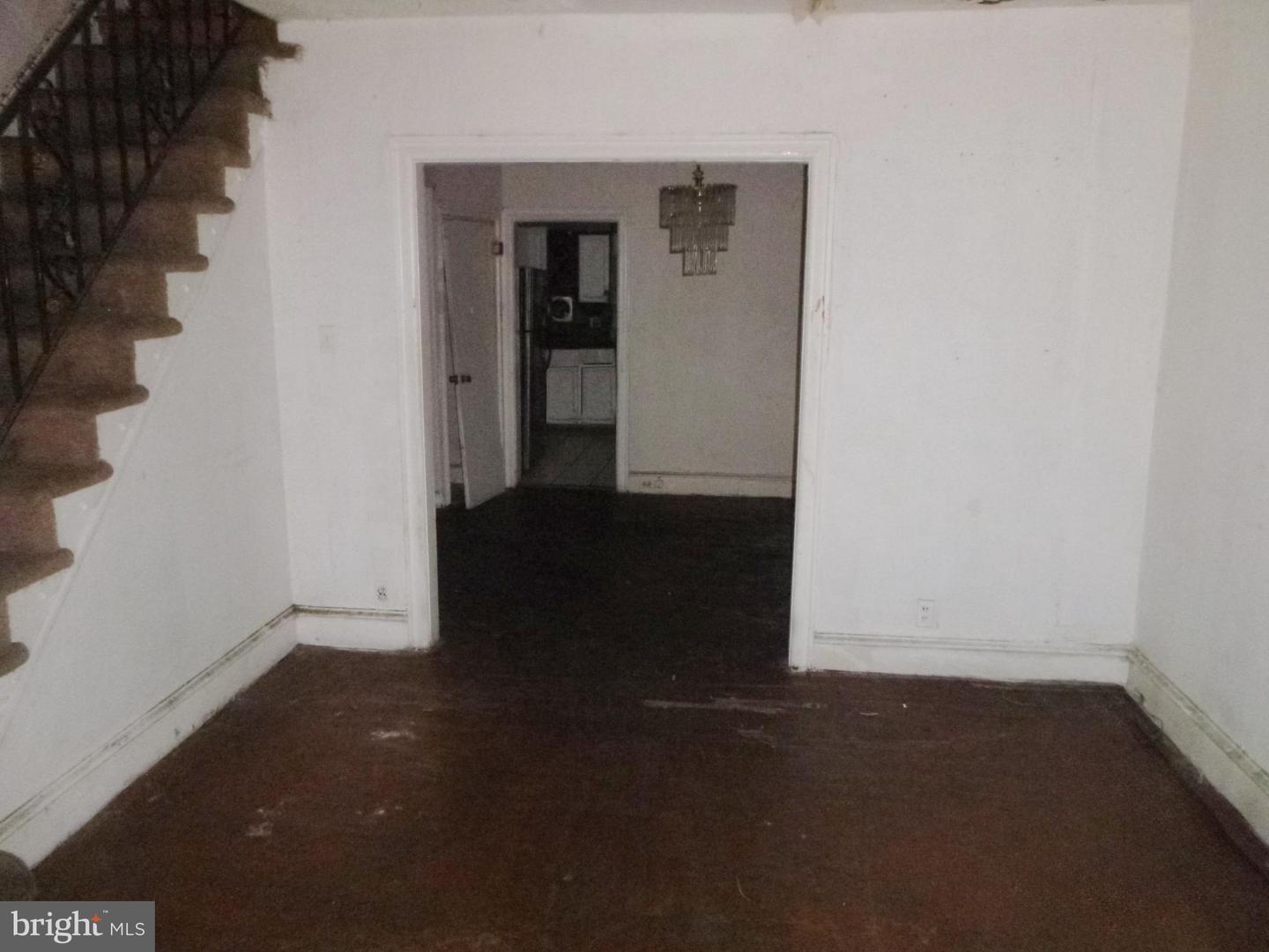5933 N Franklin St Property Photo 2