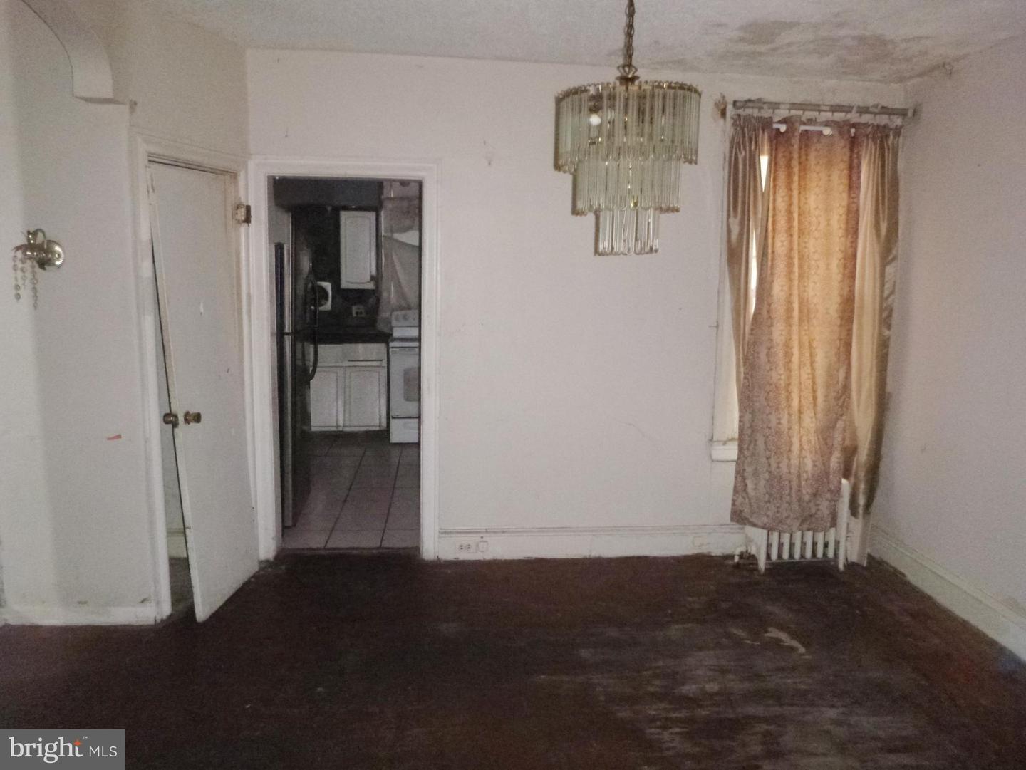 5933 N Franklin St Property Photo 3