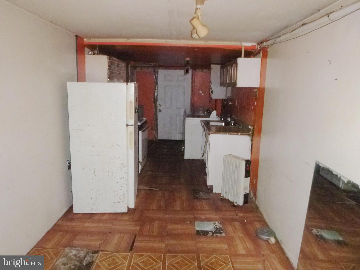 5933 N Franklin St Property Photo 6