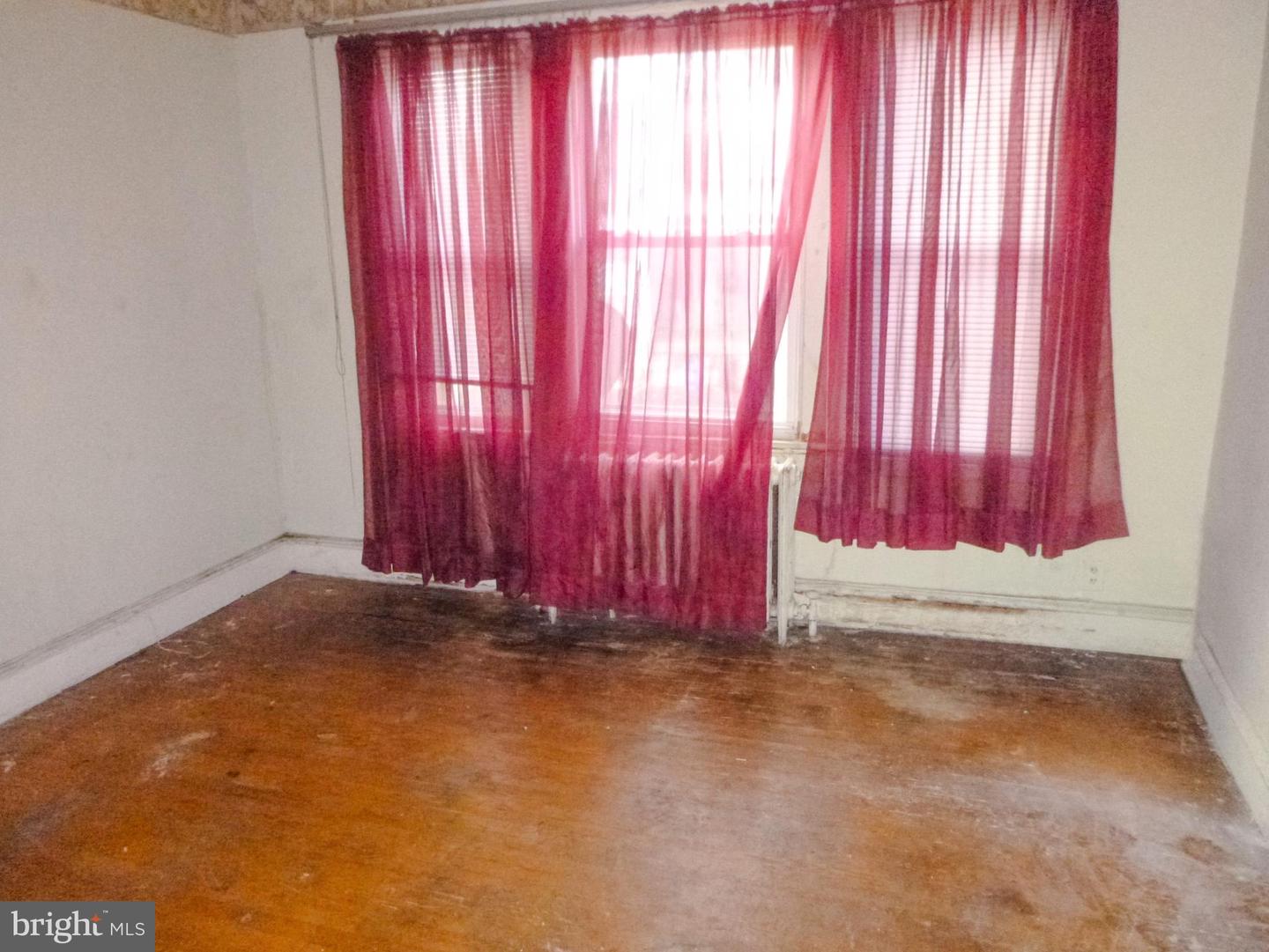 5933 N Franklin St Property Photo 11