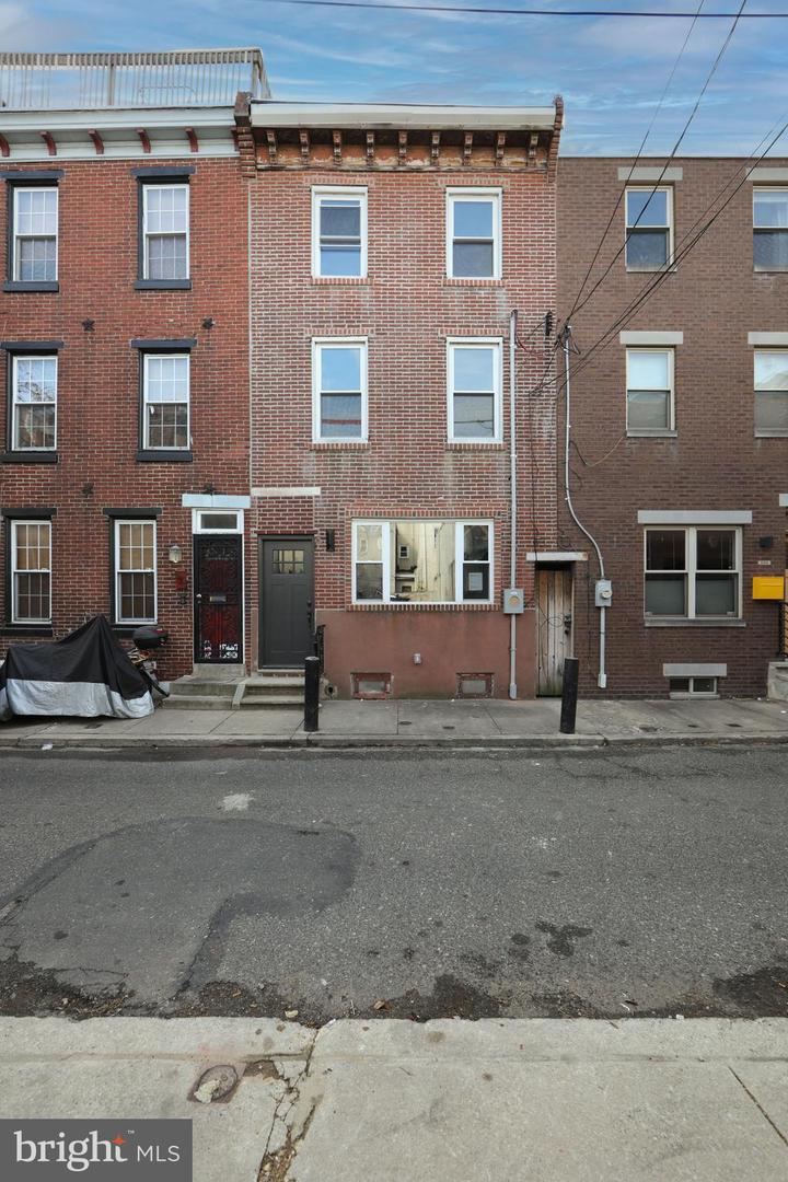 832 League St Property Photo 27