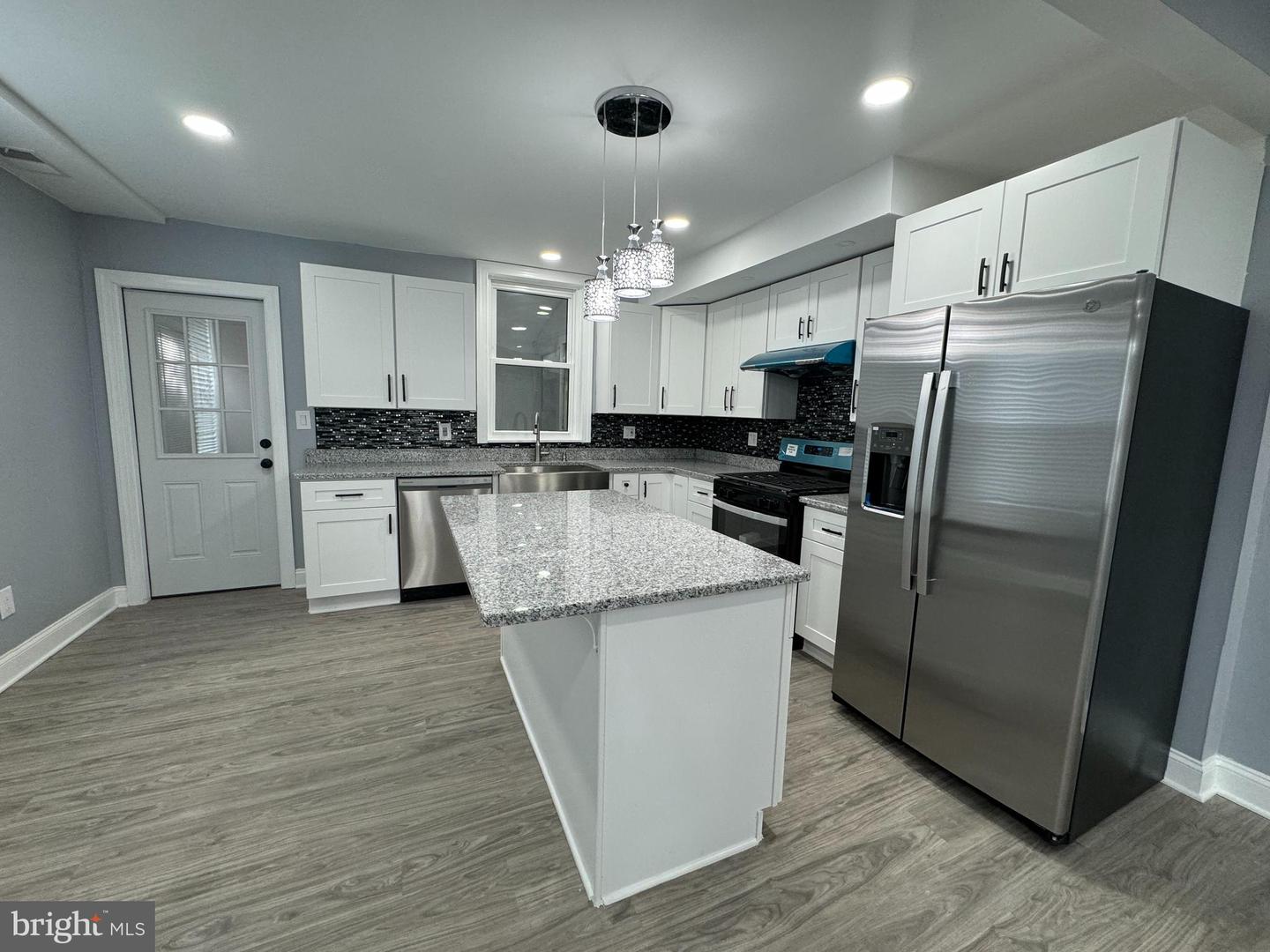 6122 Lawndale Ave Property Photo