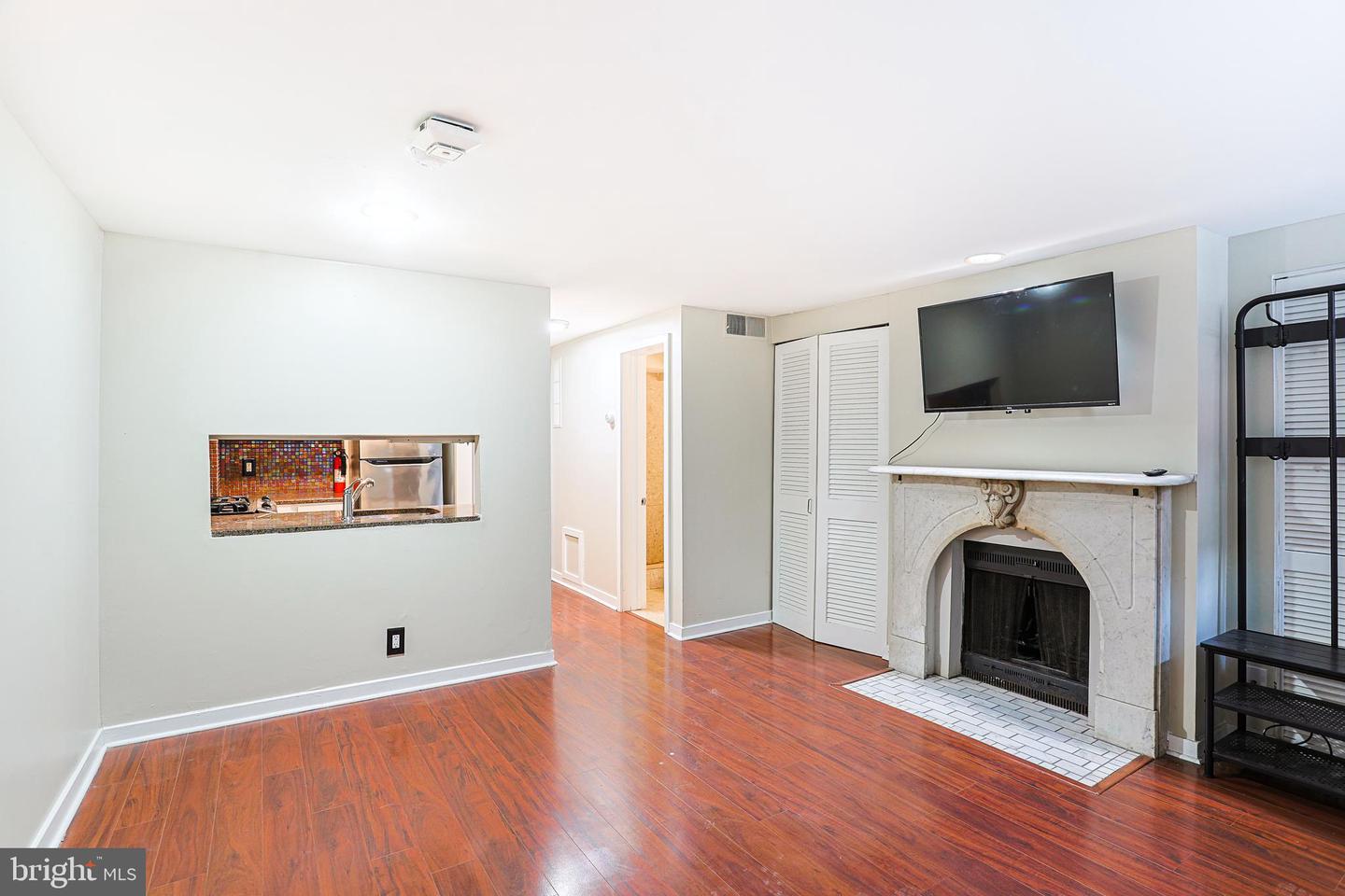 1017 Spruce St #a Property Photo 4
