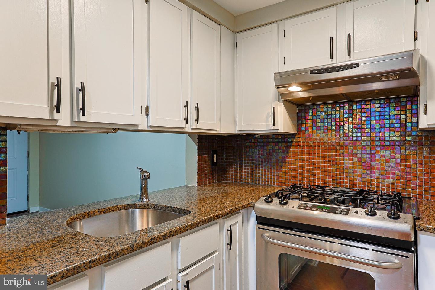1017 Spruce St #a Property Photo 6
