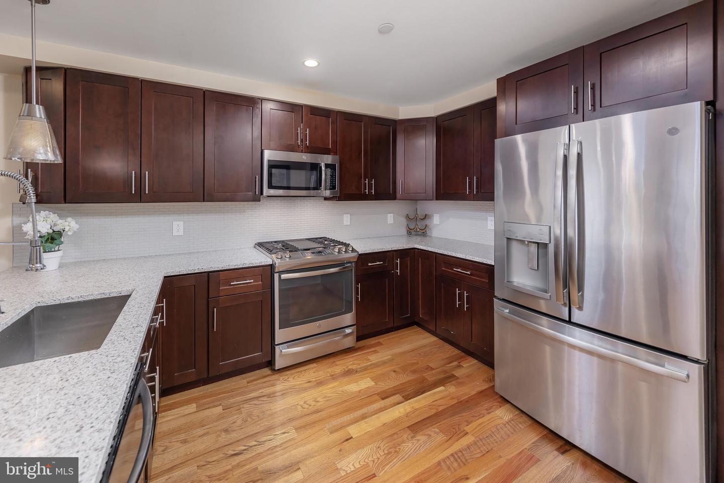 938-40 N Marshall St #3 Property Photo 6