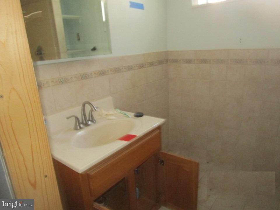 8816 Bradford St Property Photo 10