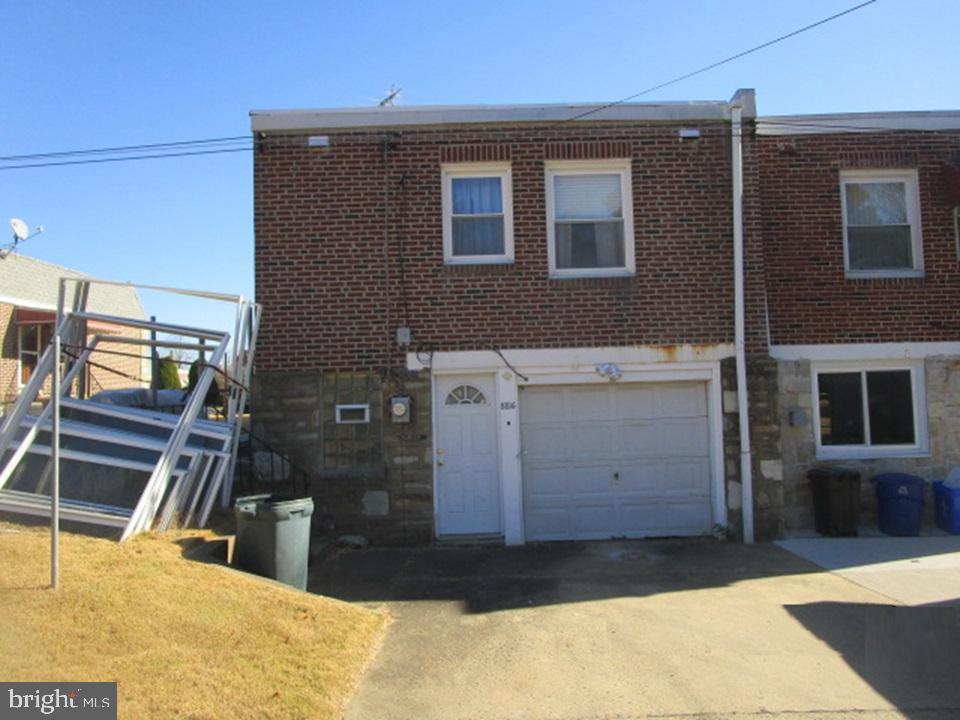 8816 Bradford St Property Photo 12