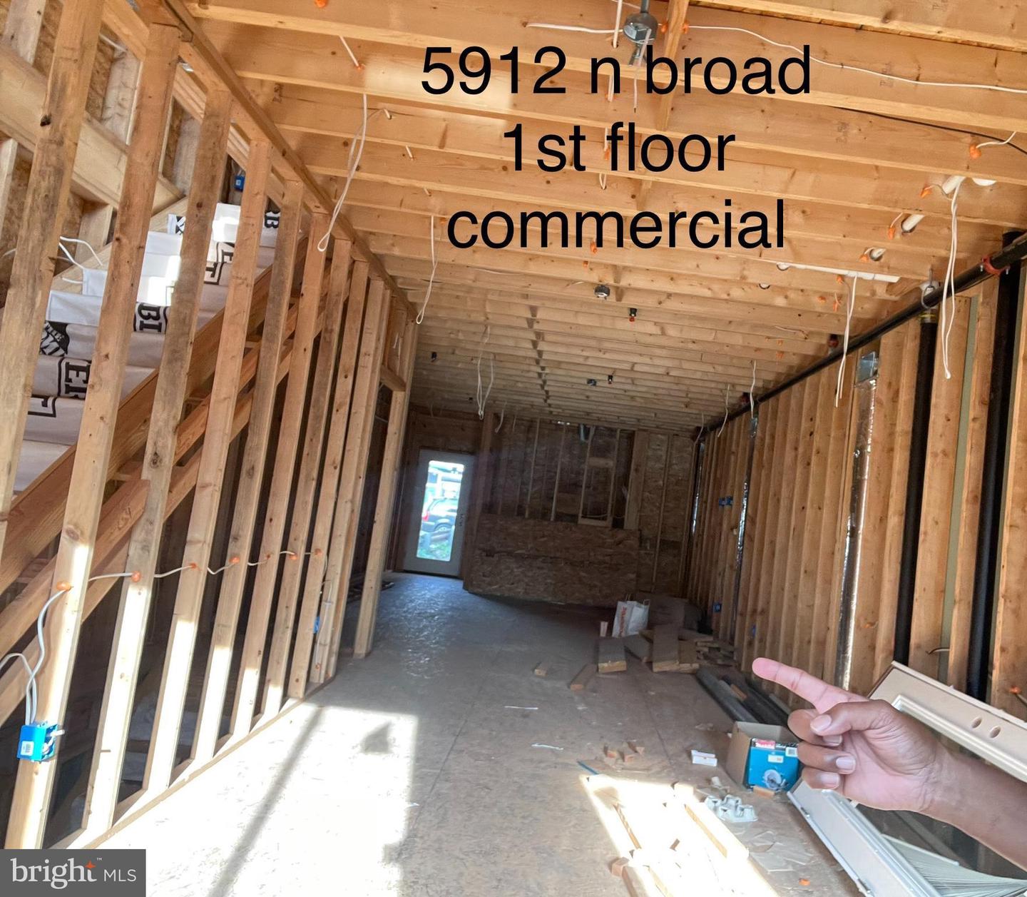 5912 N Broad St Property Photo 4