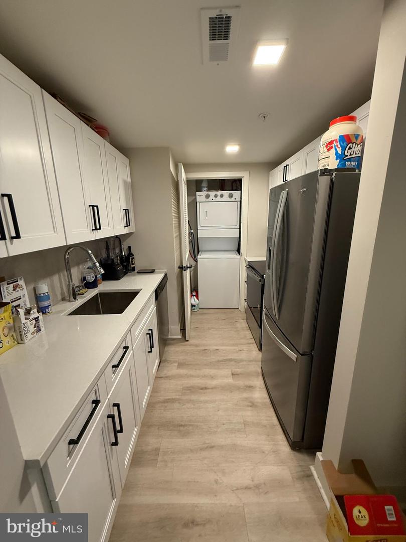 1805 N Howard St #409 Property Photo 1