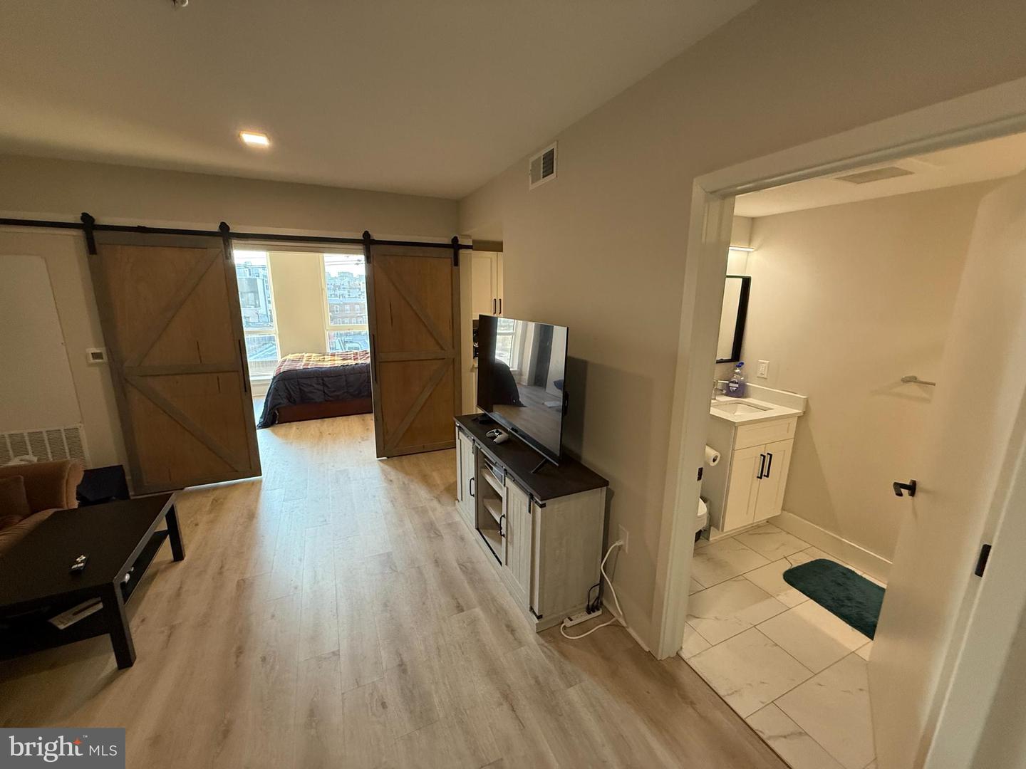 1805 N Howard St #409 Property Photo 4