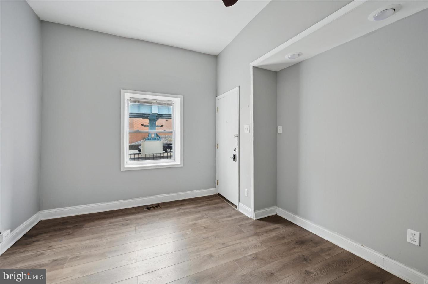 4915 Market St Property Photo 6