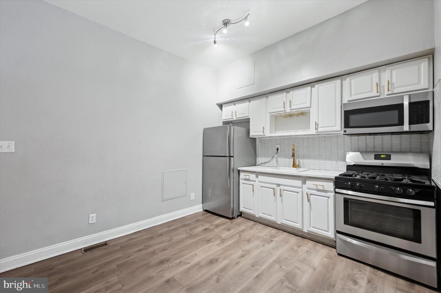 4915 Market St Property Photo 7