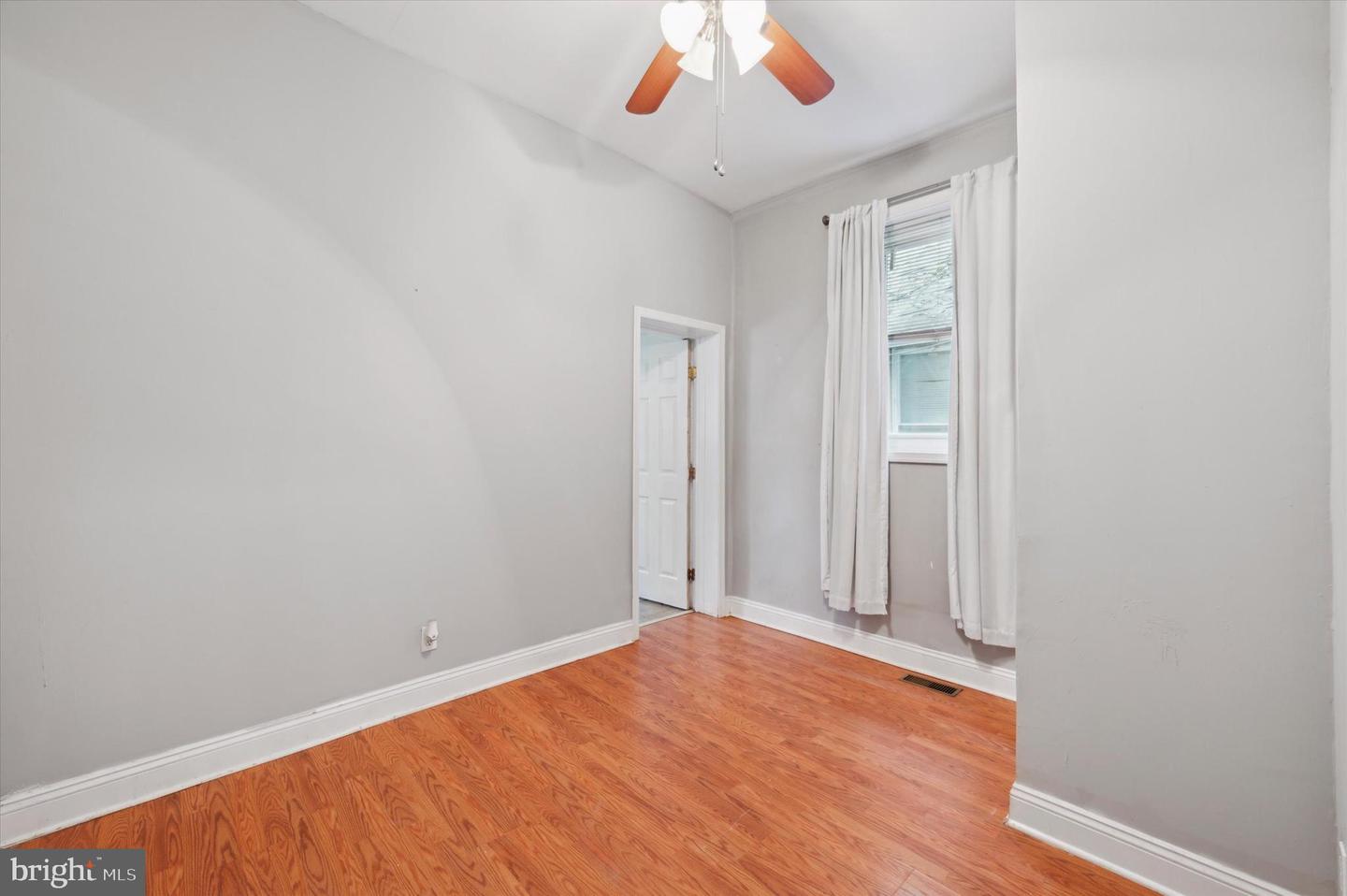 4915 Market St Property Photo 17