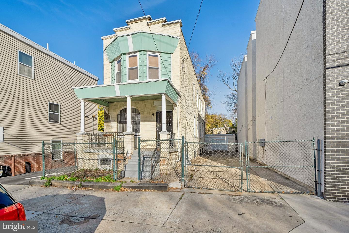 3817 Haverford Ave Property Photo 1