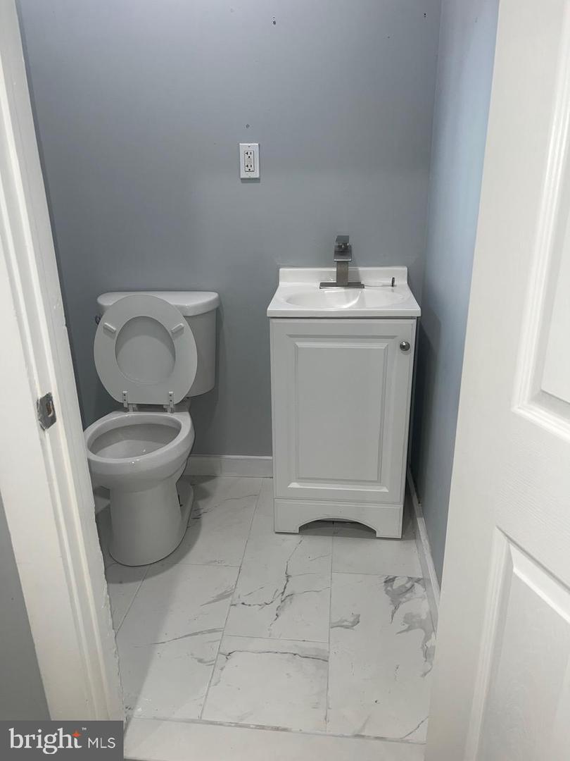 4228 N Hicks St Property Photo 6