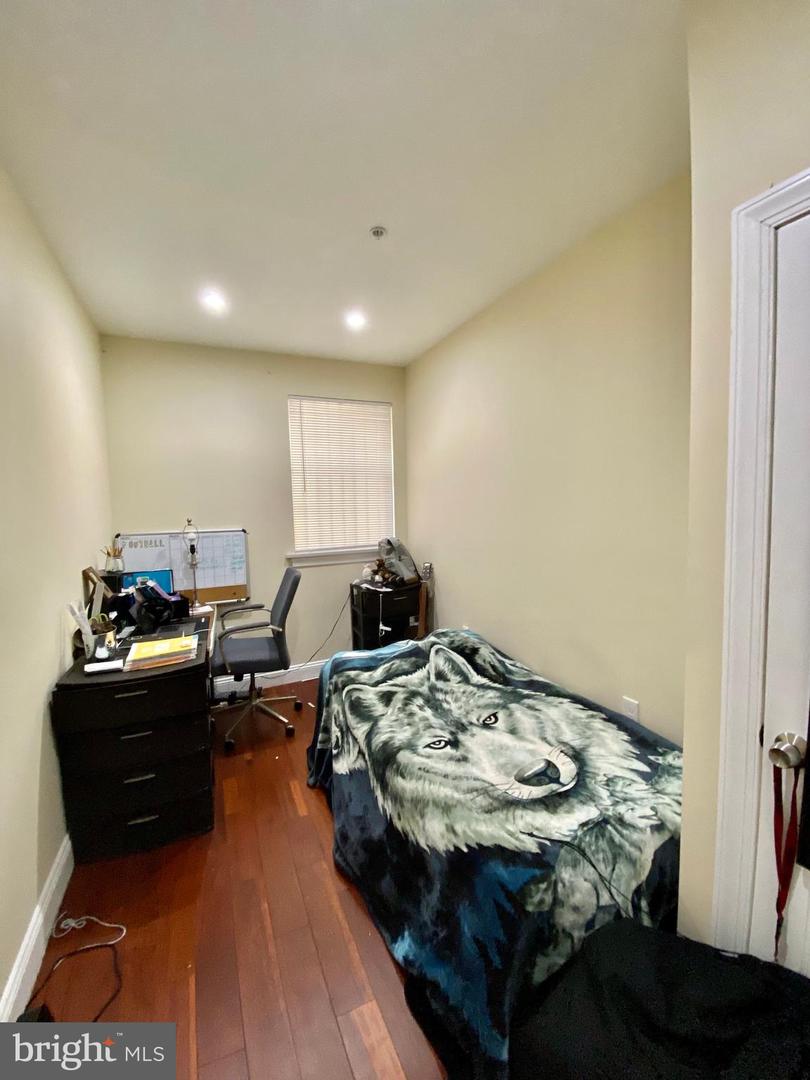 2221 N Park Ave #1 Property Photo 17
