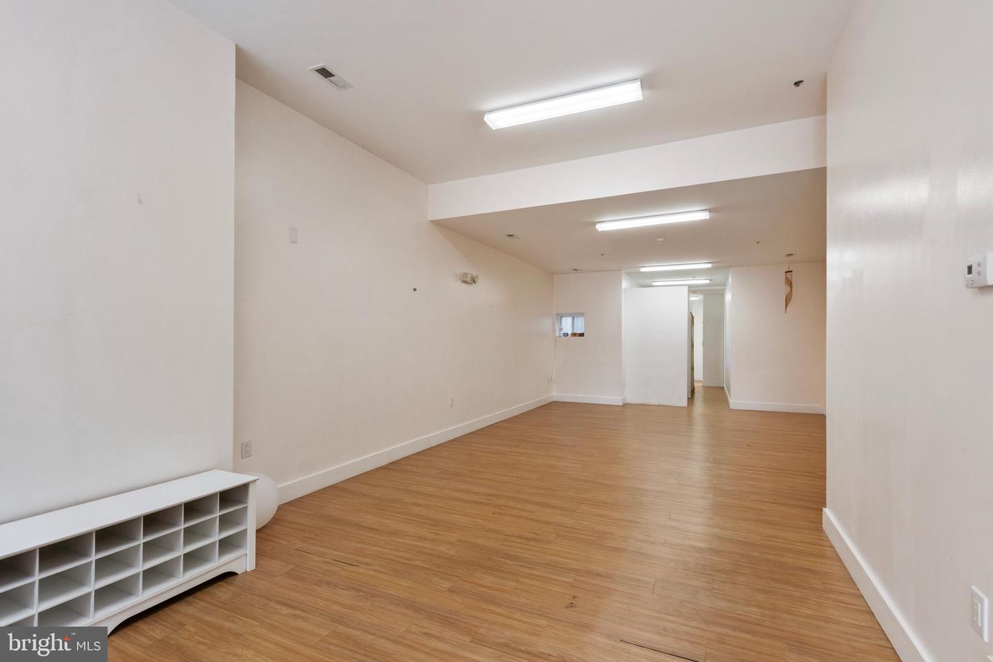 2719 W Girard Ave Property Photo 4