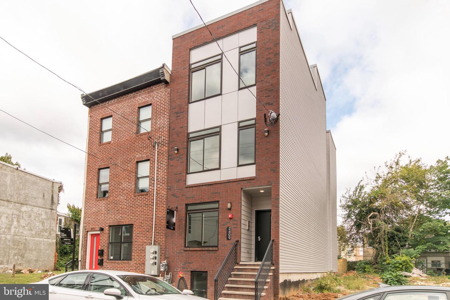 2409 W THOMPSON ST #3 Property Photo 1