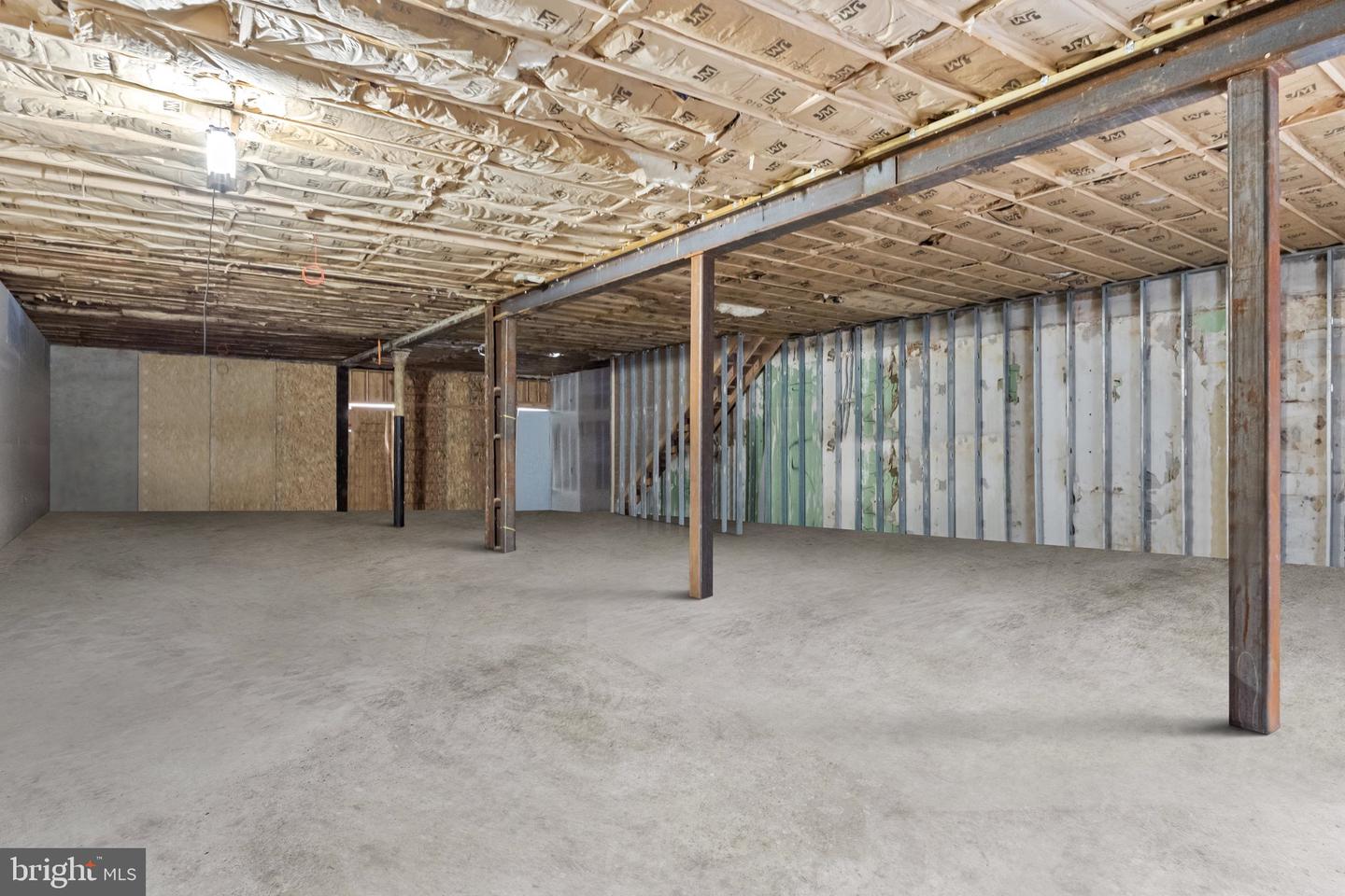 437-39 W Girard Ave Property Photo 3