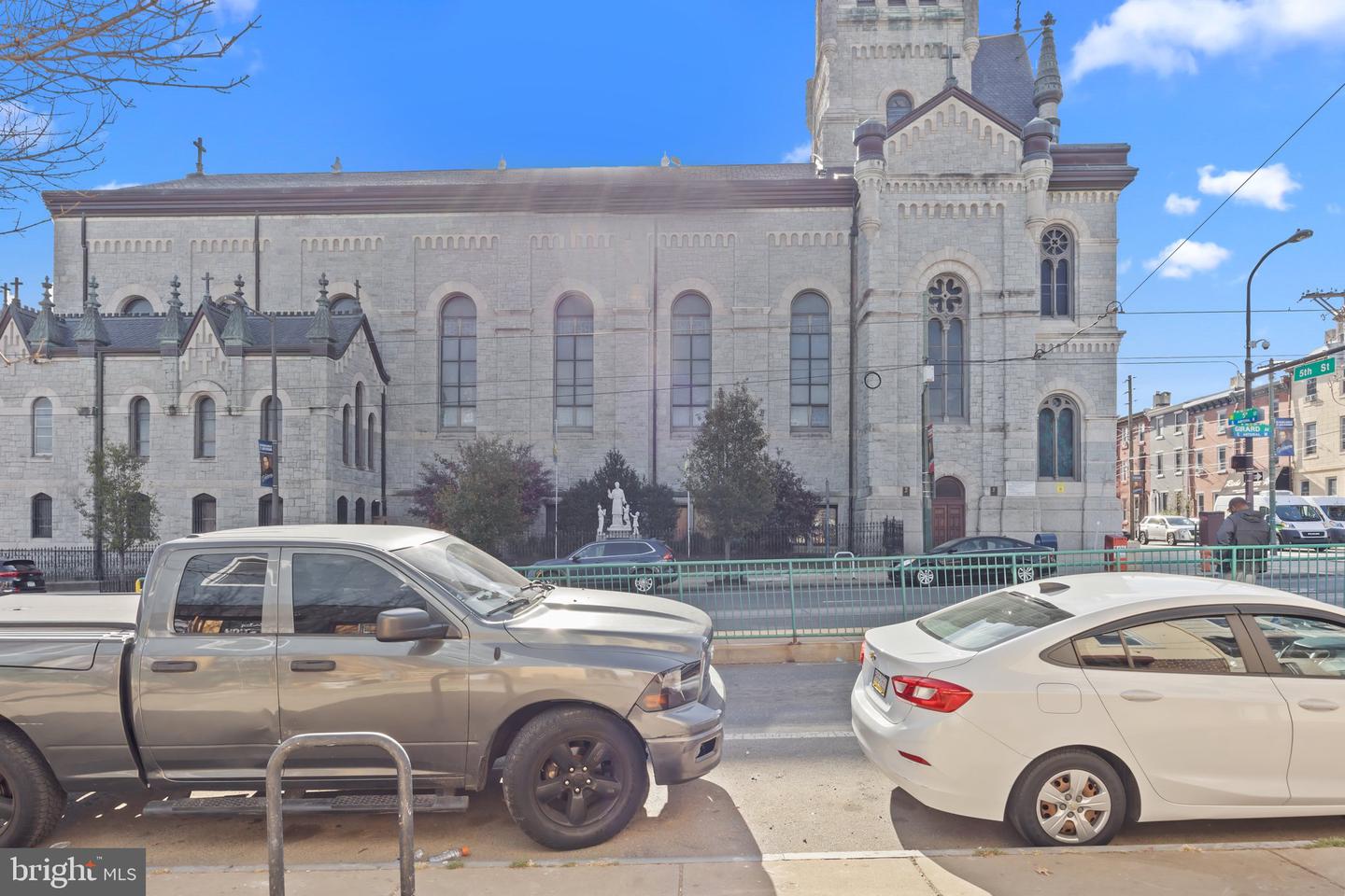 437-39 W Girard Ave Property Photo 12