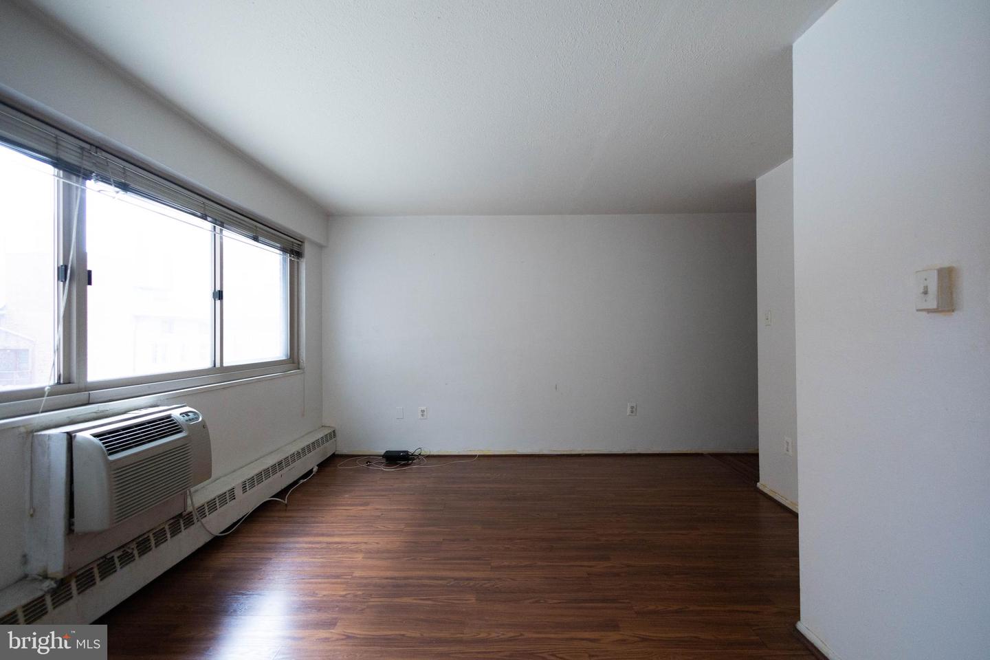 2101-17 Chestnut St #401 Property Photo 2
