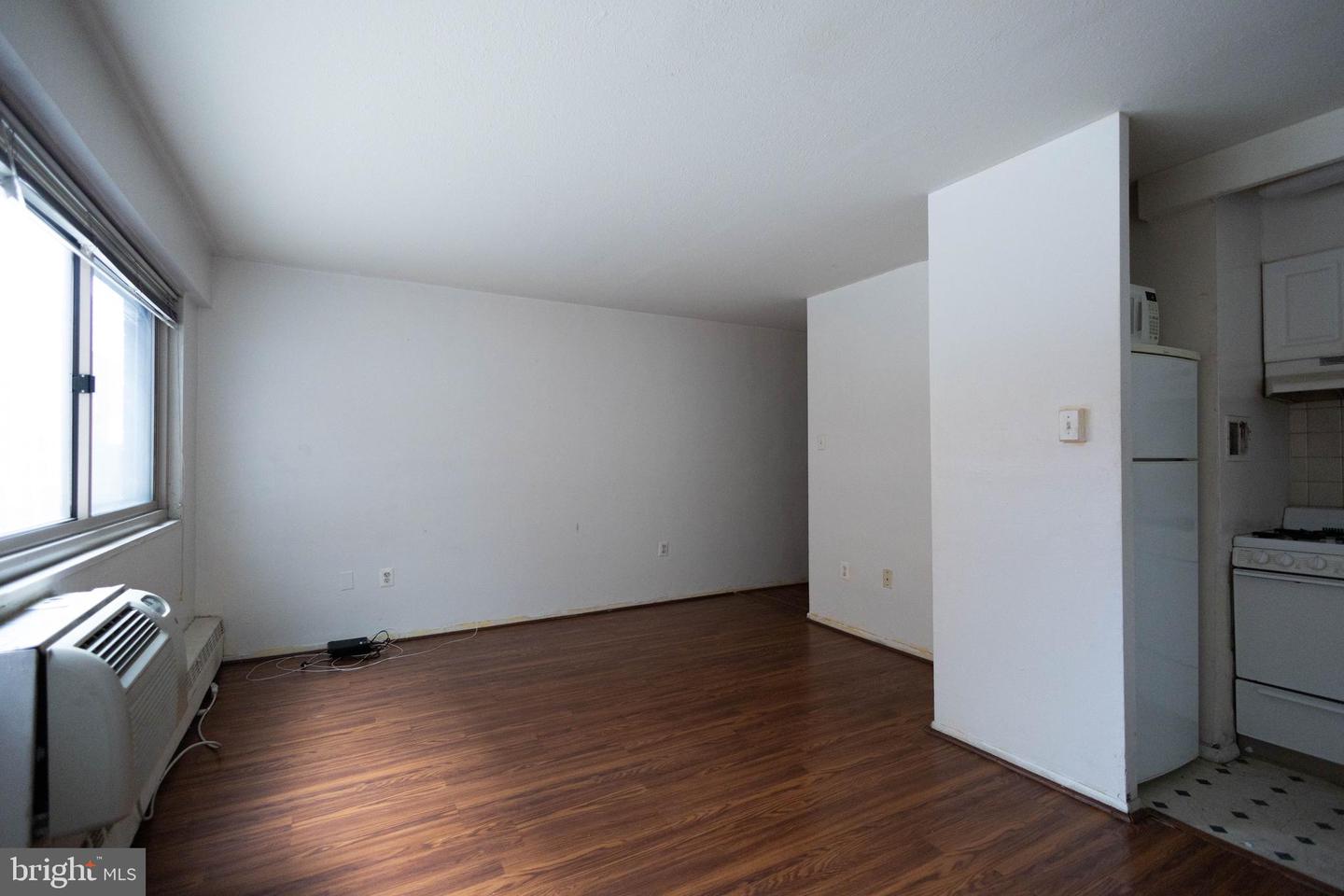 2101-17 Chestnut St #401 Property Photo 3