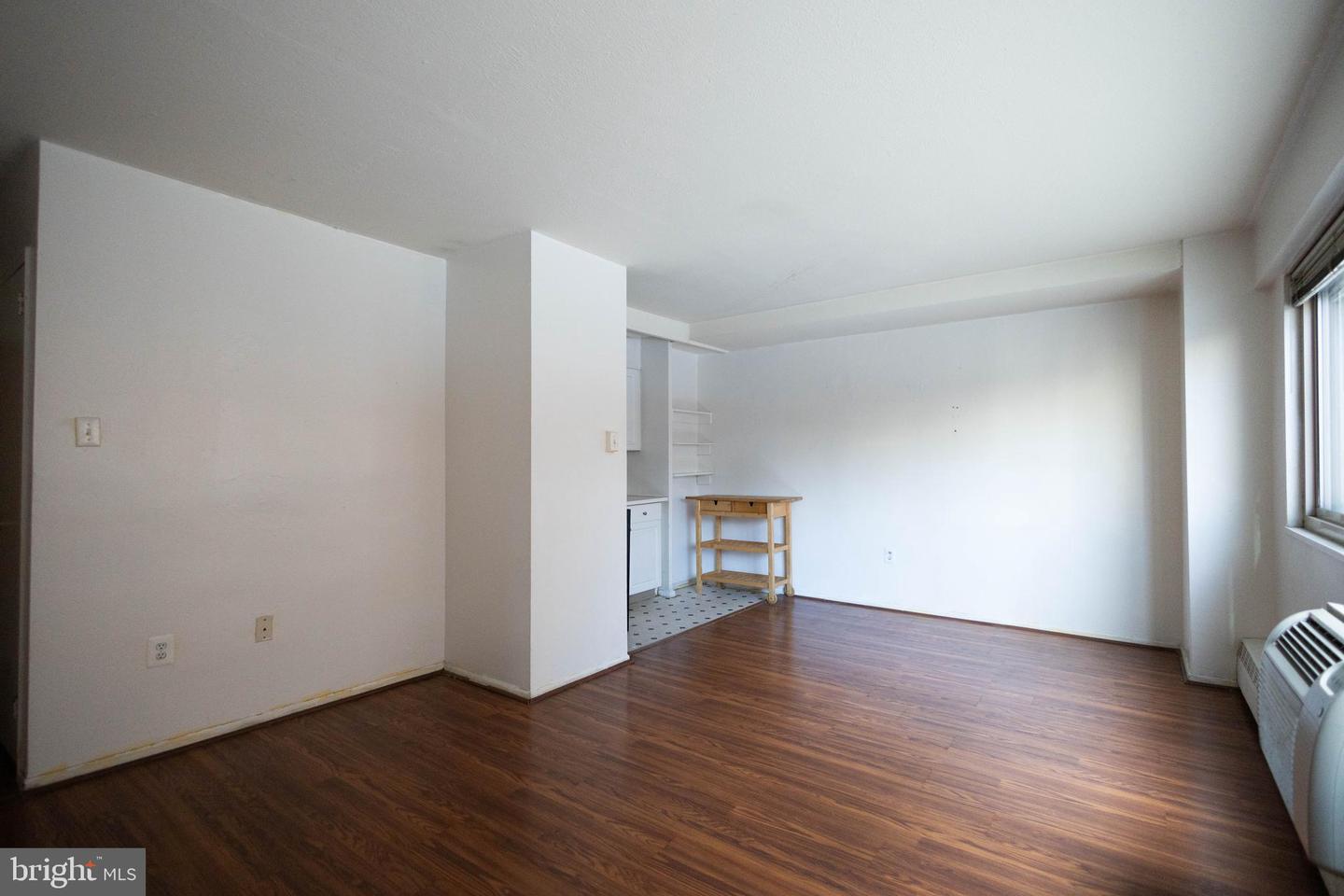 2101-17 Chestnut St #401 Property Photo 5