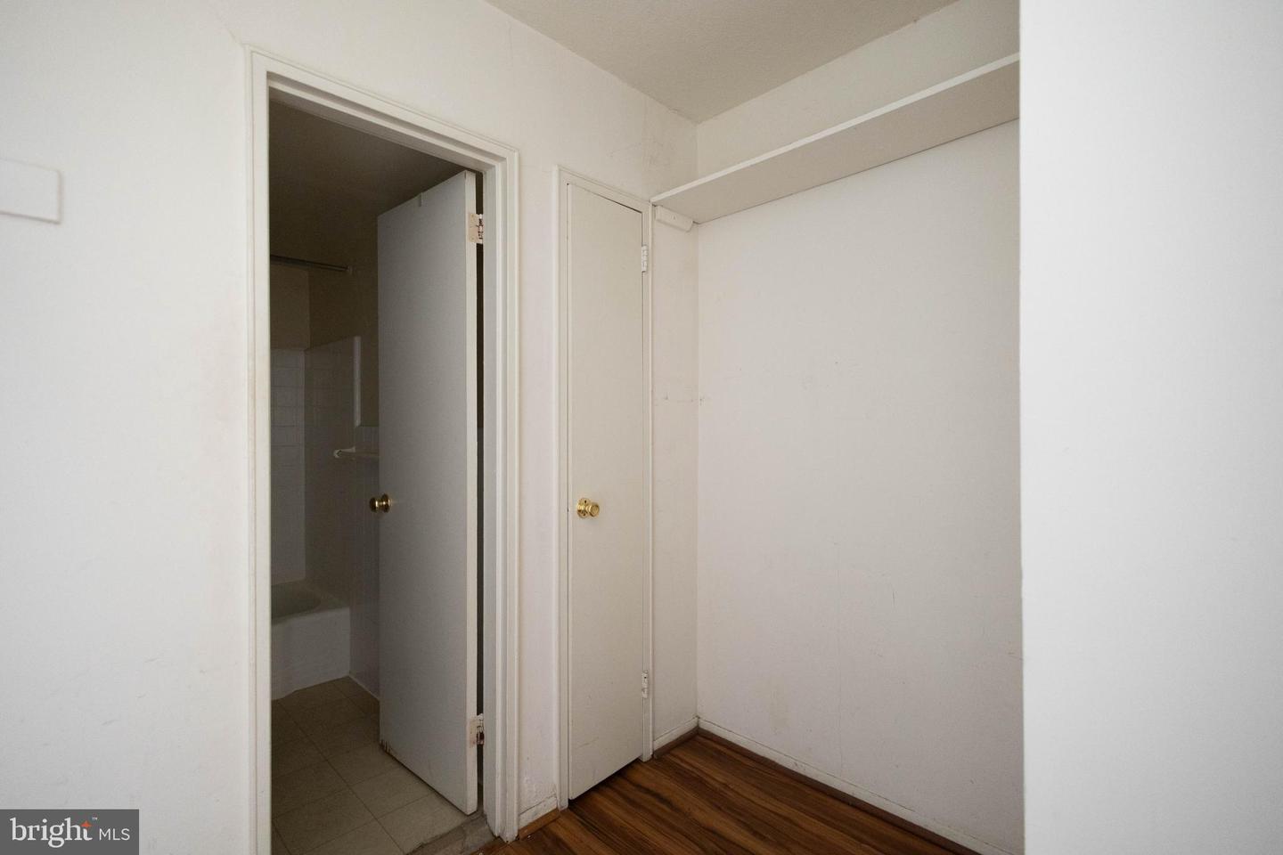 2101-17 Chestnut St #401 Property Photo 9