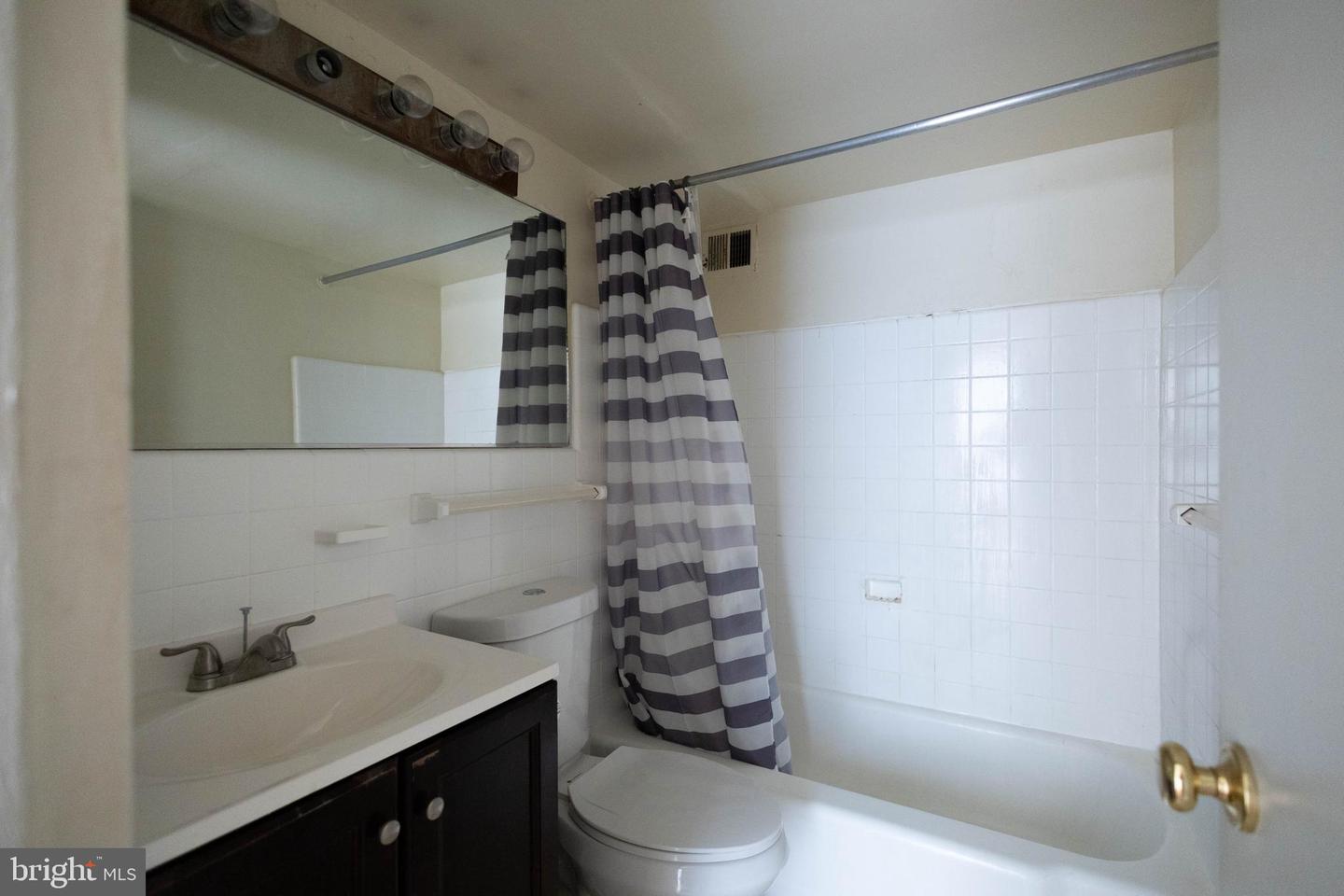 2101-17 Chestnut St #401 Property Photo 10