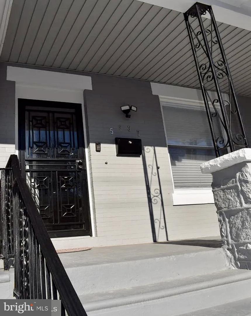 5837 Belmar Ter Property Photo 3