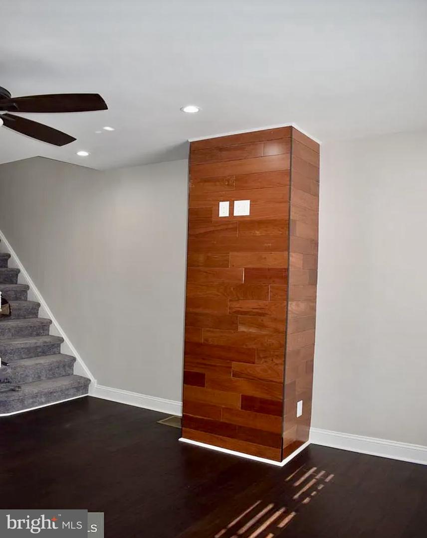 5837 Belmar Ter Property Photo 4